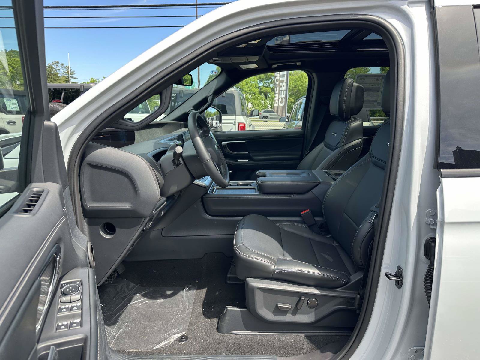 New 2026 Ford Expedition Max Platinum w/ Stealth Appearance Package AWD/4WD image 16
