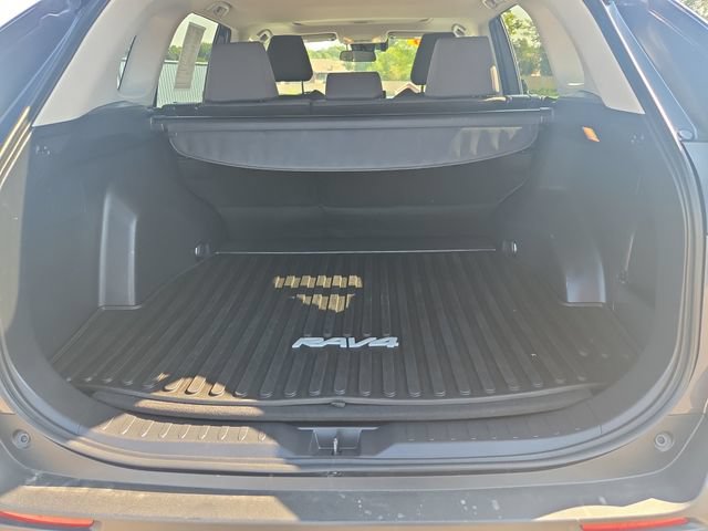 Used 2019 Toyota RAV4 XLE w/ Convenience Package AWD/4WD image 15