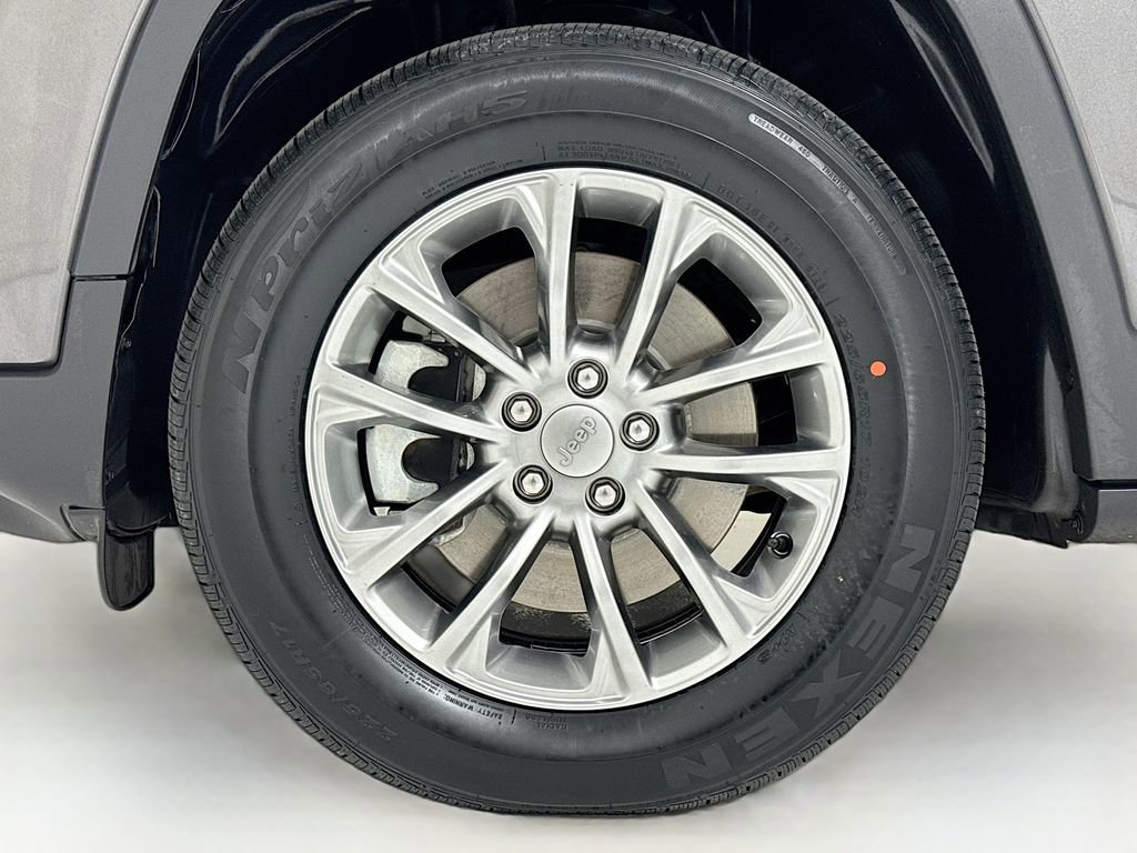 Used 2021 Jeep Cherokee Latitude Lux w/ Comfort/Convenience Group image 28