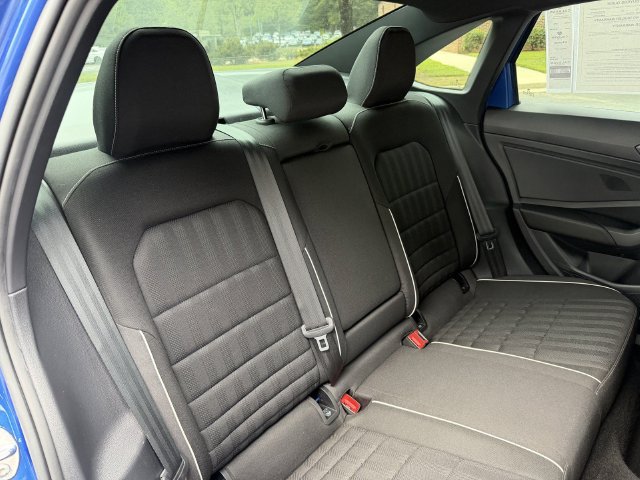 Used 2023 Volkswagen Jetta Sport FWD image 32