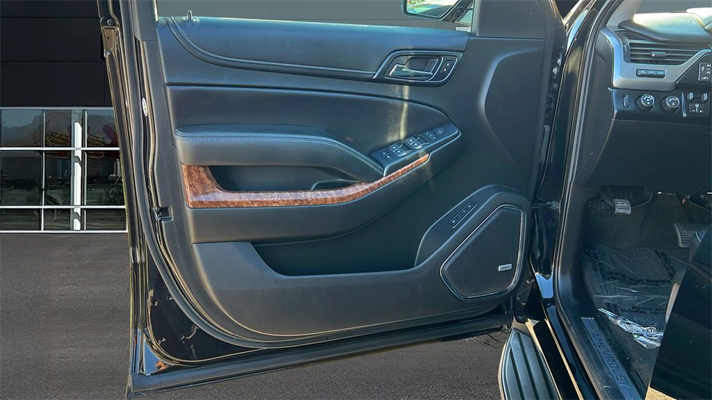 Used 2018 Chevrolet Suburban Premier image 7