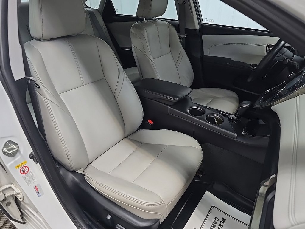 Used 2018 Toyota Avalon Touring w/ Carpet Mat Package FWD image 15
