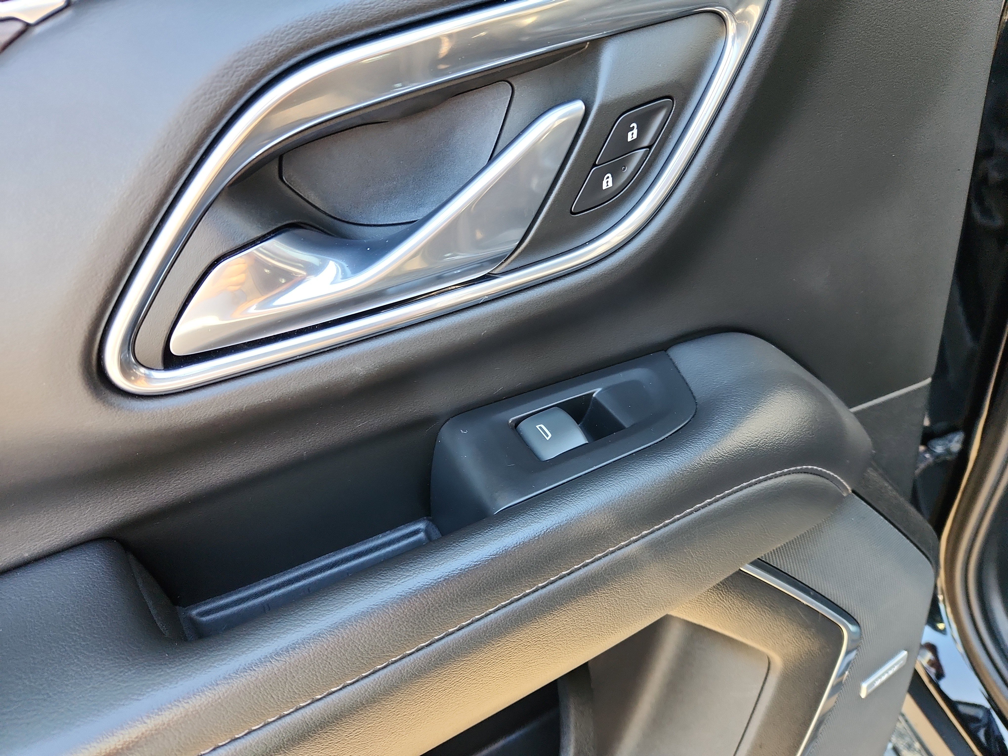 Used 2023 Chevrolet Suburban Z71 w/ Z71 Off-Road Package image 44