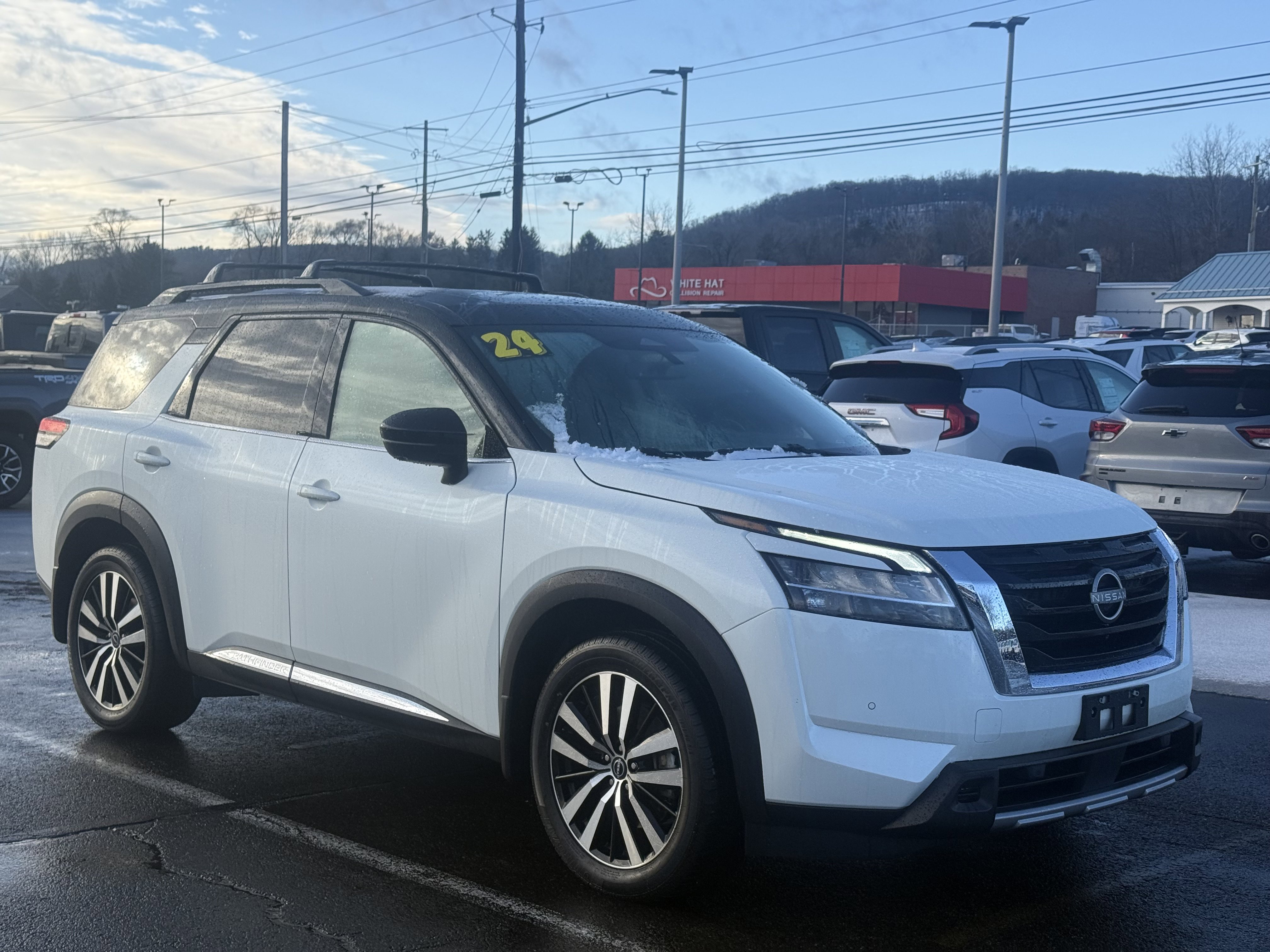 Used 2024 Nissan Pathfinder Platinum