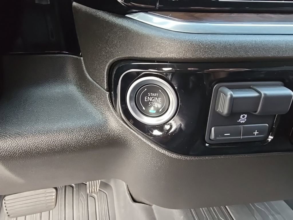 Used 2025 GMC Sierra 3500 SLT w/ X31 Off-Road Package image 17