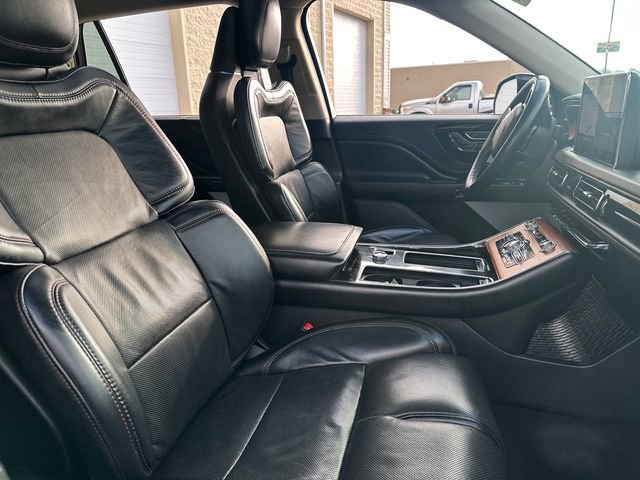 Used 2020 Lincoln Aviator Reserve w/ Equipment Group 202A image 16