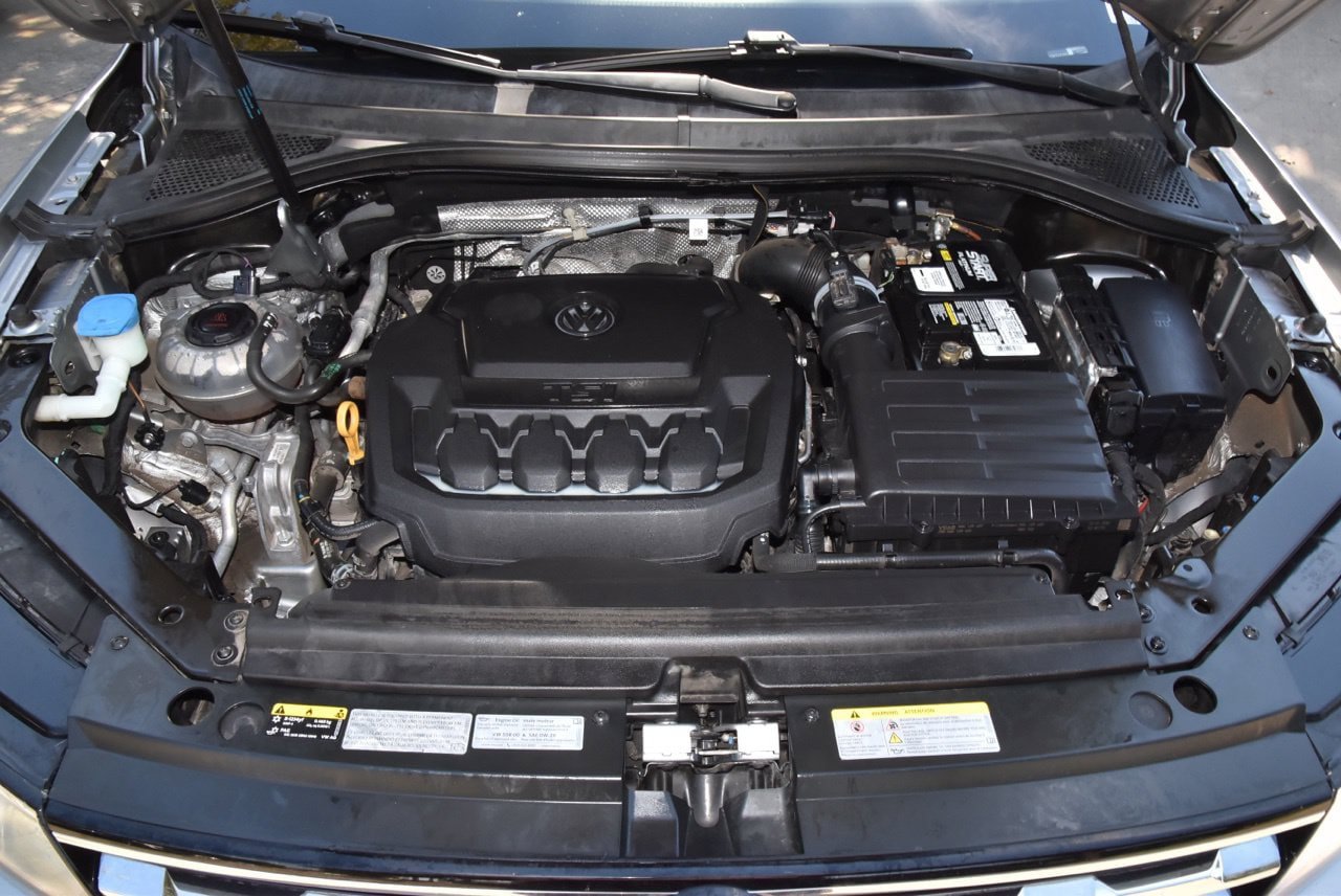 Used 2021 Volkswagen Tiguan SE AWD/4WD image 38
