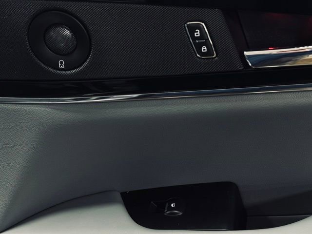 Used 2023 Lincoln Nautilus Reserve w/ Luxury Package image 19