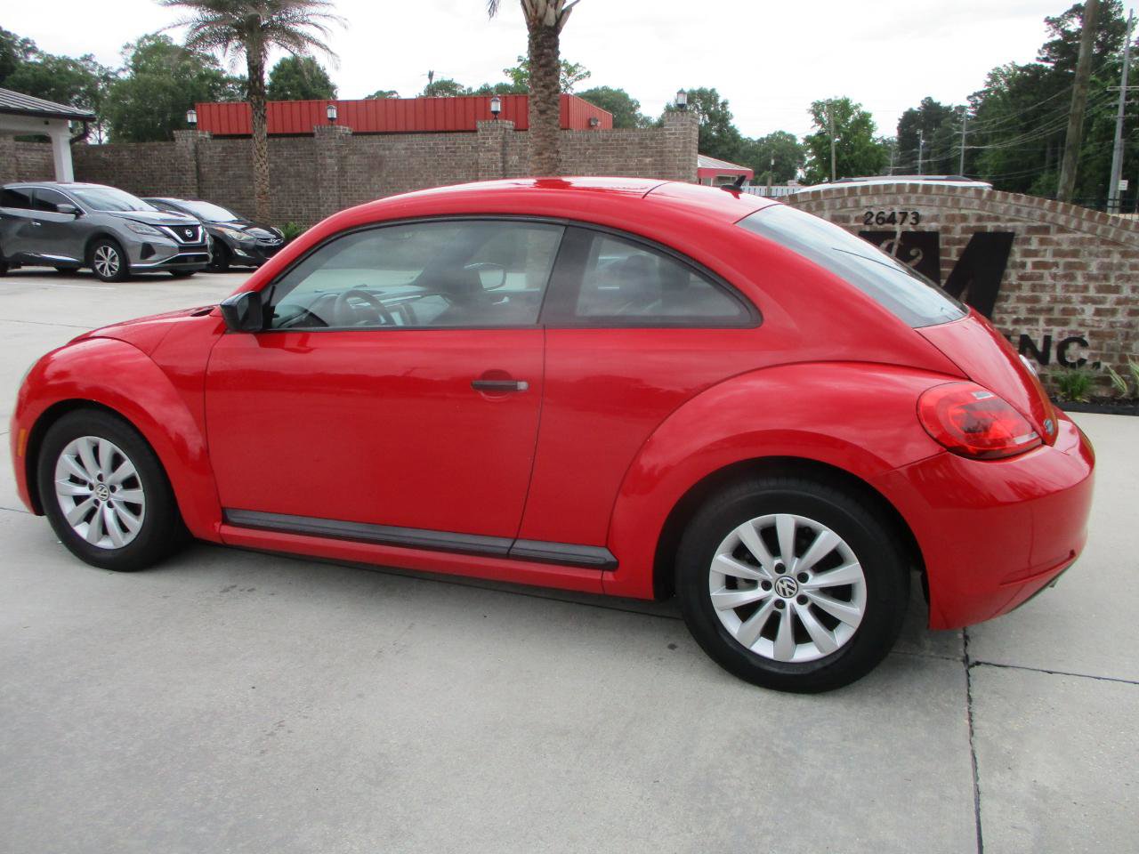 Used 2015 Volkswagen Beetle 1.8T Classic FWD image 16