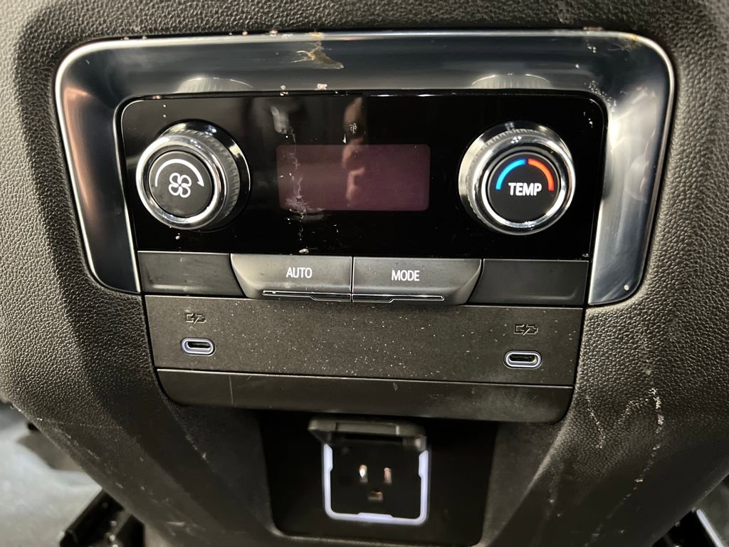 Used 2025 Chevrolet Tahoe Z71 image 22