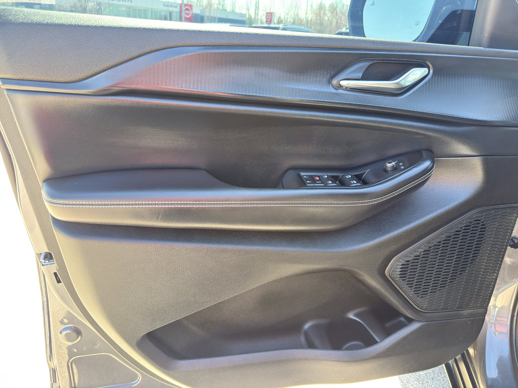 Used 2024 Jeep Grand Cherokee Altitude AWD/4WD image 12