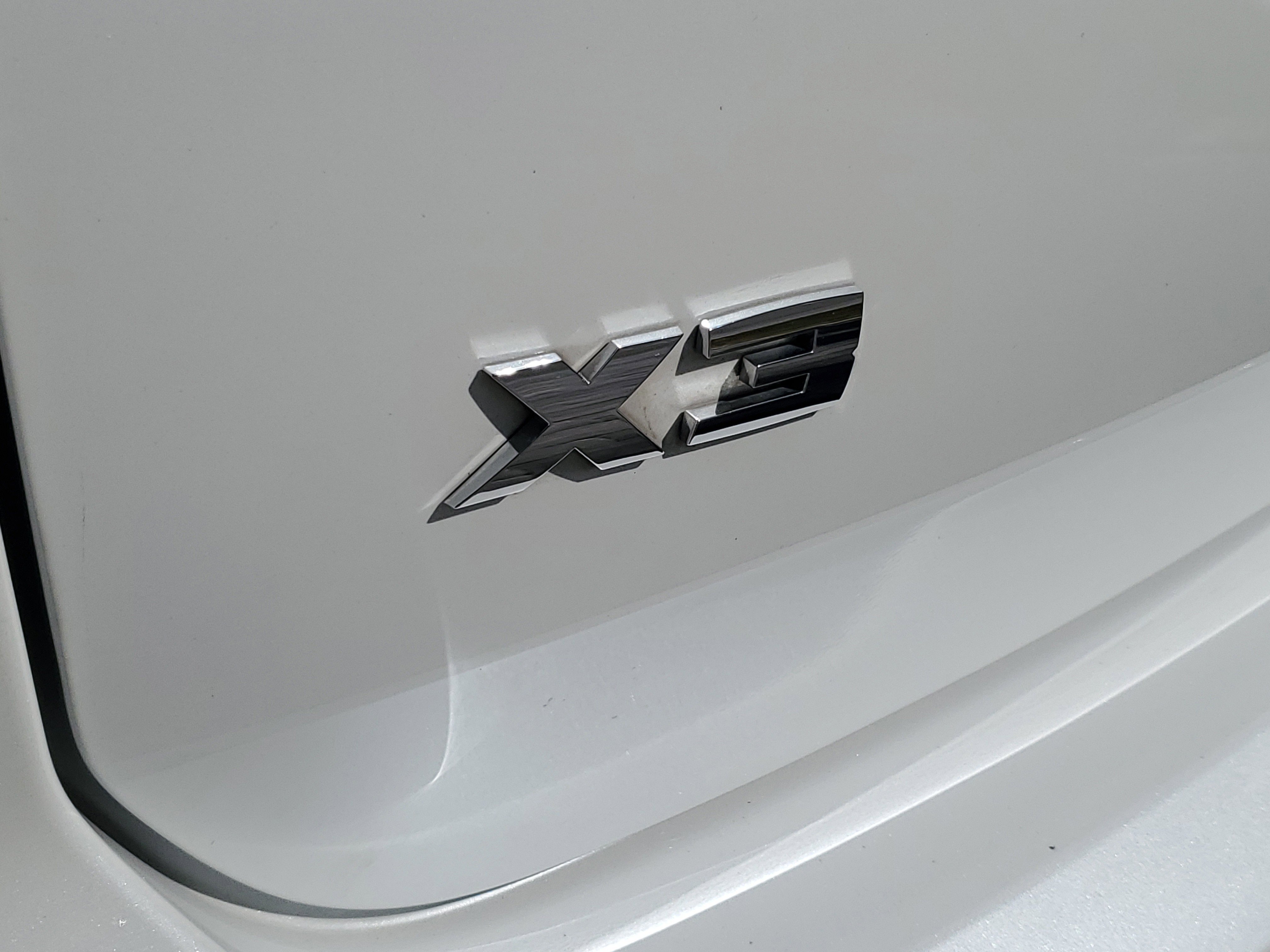 Used 2023 BMW X3 M40i w/ Premium Package image 9