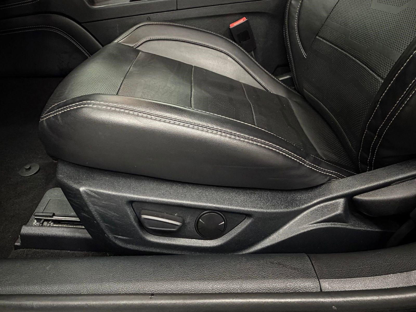 Used 2022 Ford Mustang Premium w/ Equipment Group 201A image 12