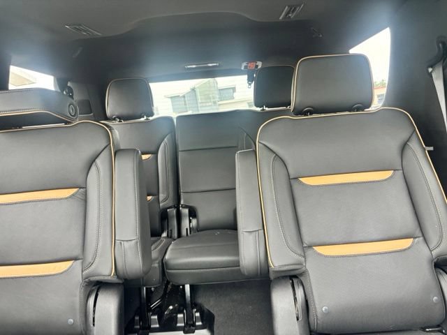 Used 2024 GMC Yukon AT4 w/ Technology Package AWD/4WD image 14