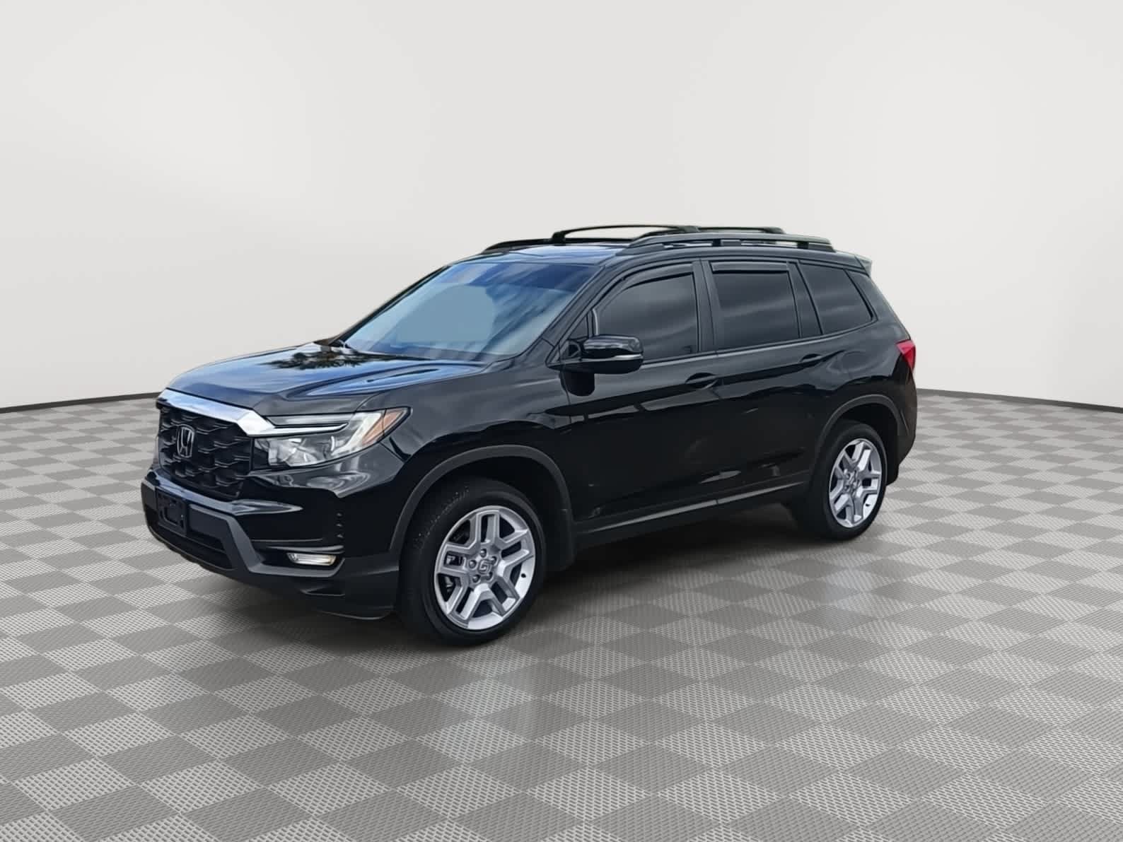 Used 2025 Honda Passport EX-L image 4