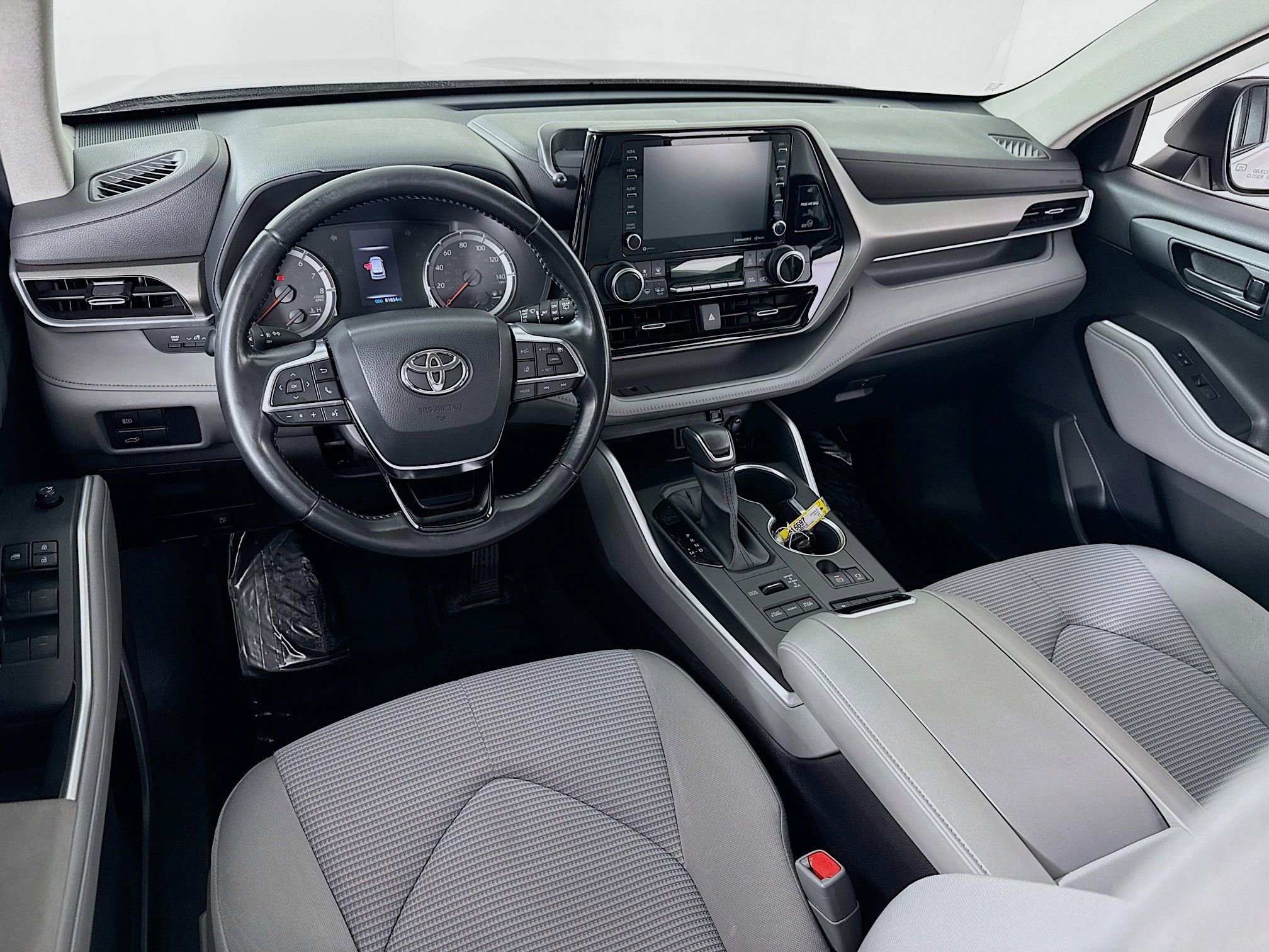 Used 2020 Toyota Highlander LE image 18