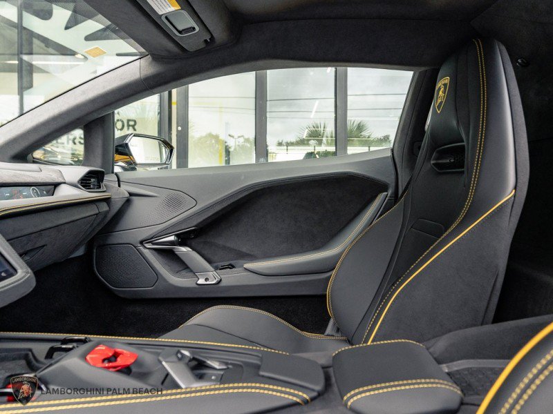 Used 2026 Lamborghini Temerario AWD/4WD image 25