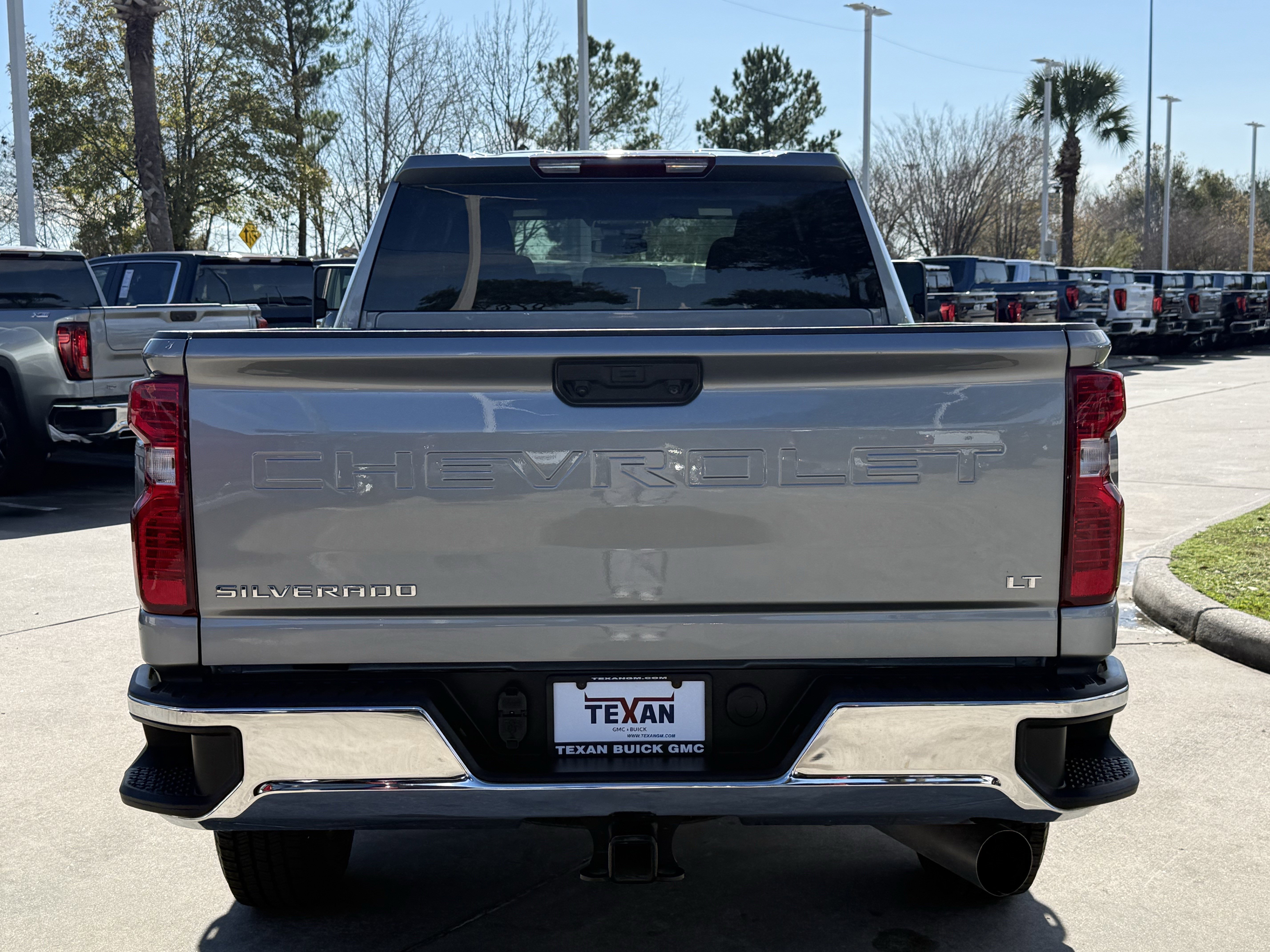 Used 2025 Chevrolet Silverado 2500 LT w/ Convenience Package image 6