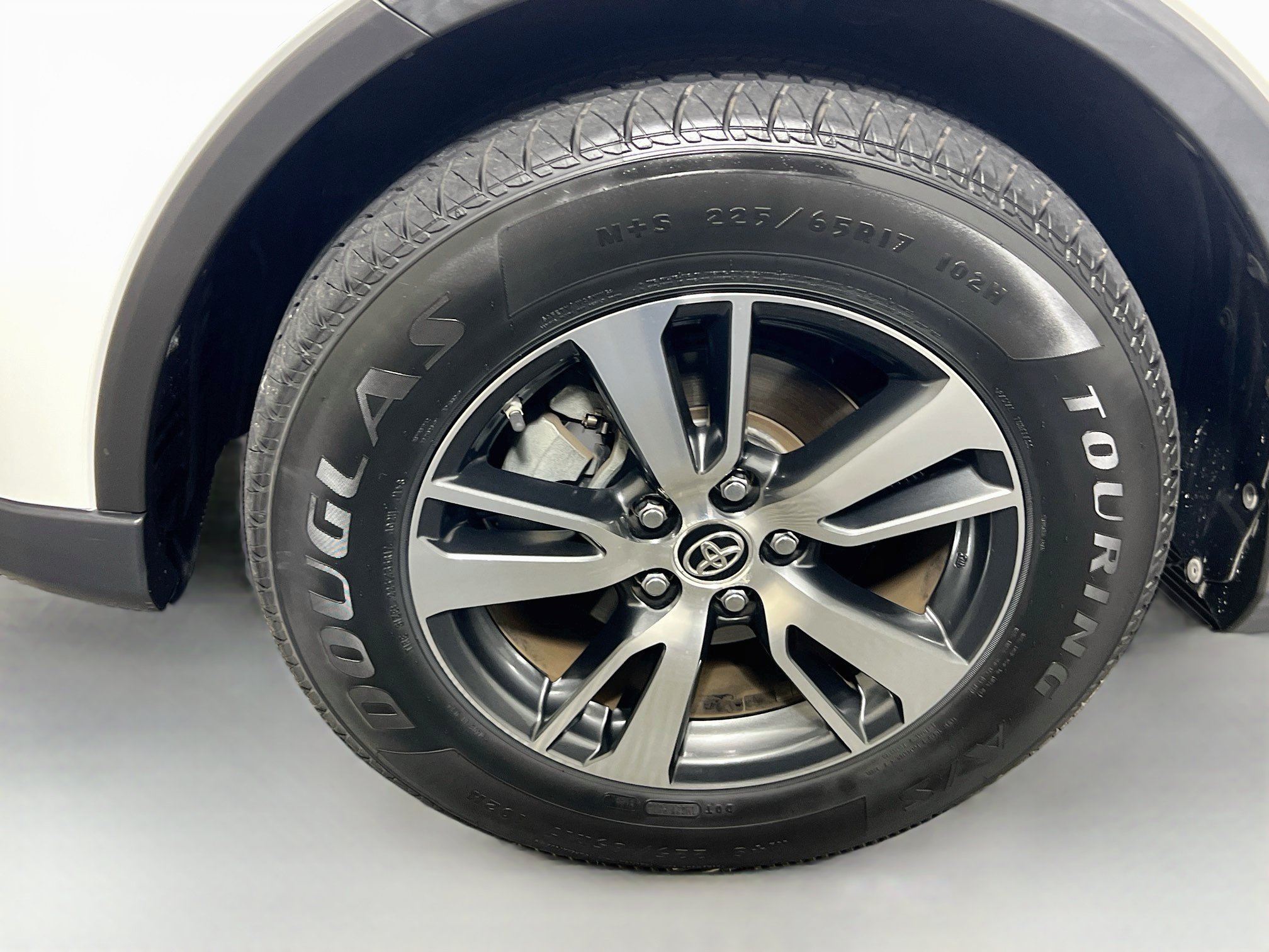 Used 2018 Toyota RAV4 XLE FWD image 13