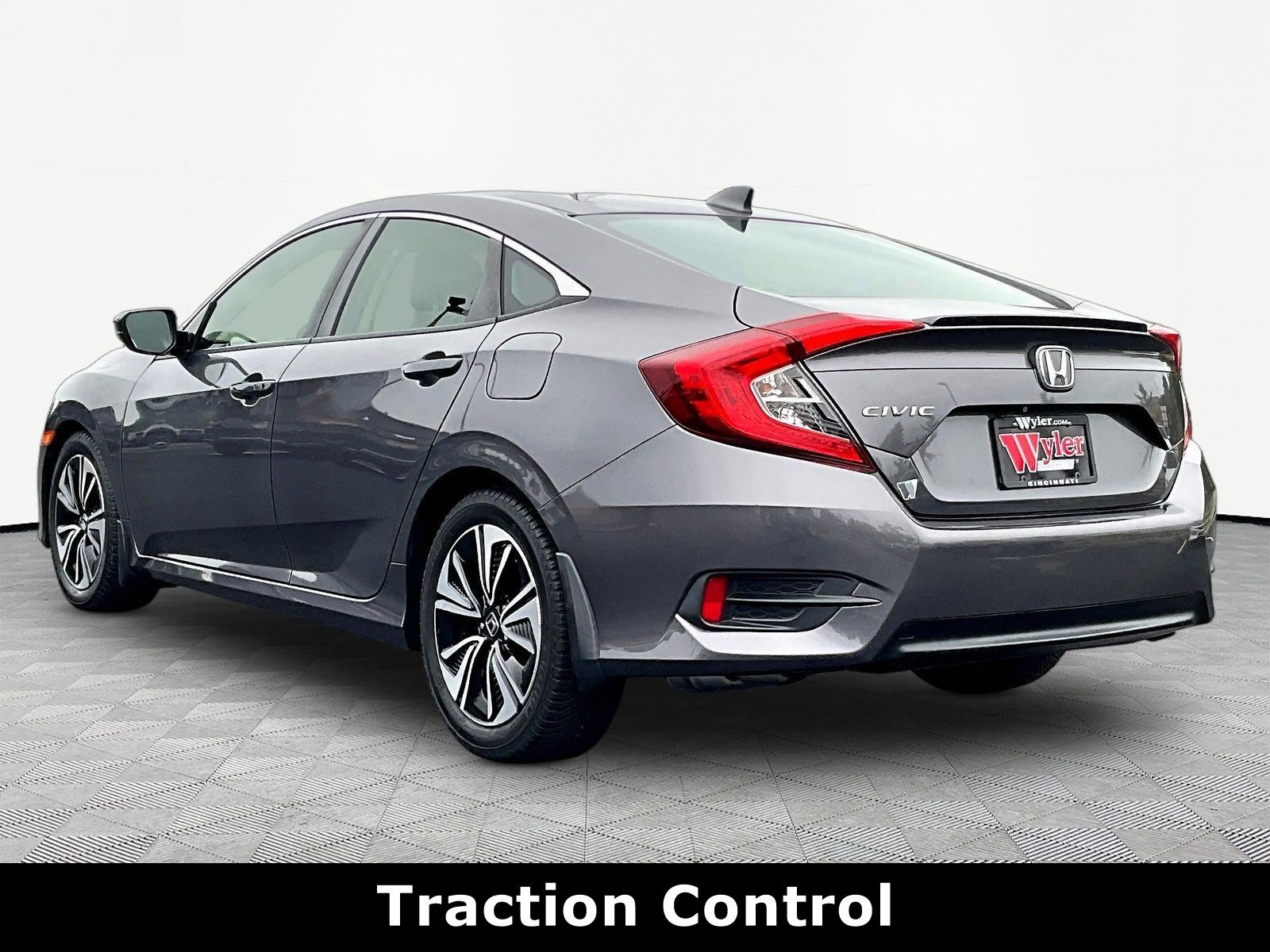 Used 2018 Honda Civic EX-L image 4