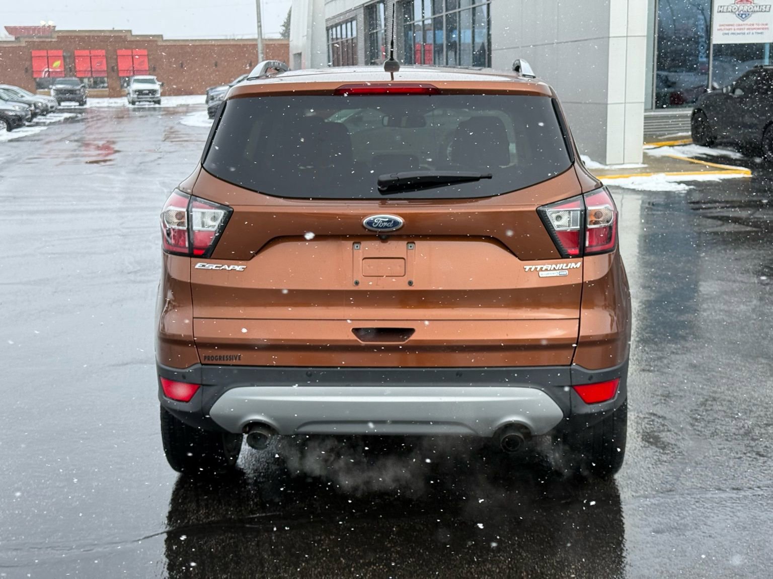 Used 2017 Ford Escape Titanium image 4