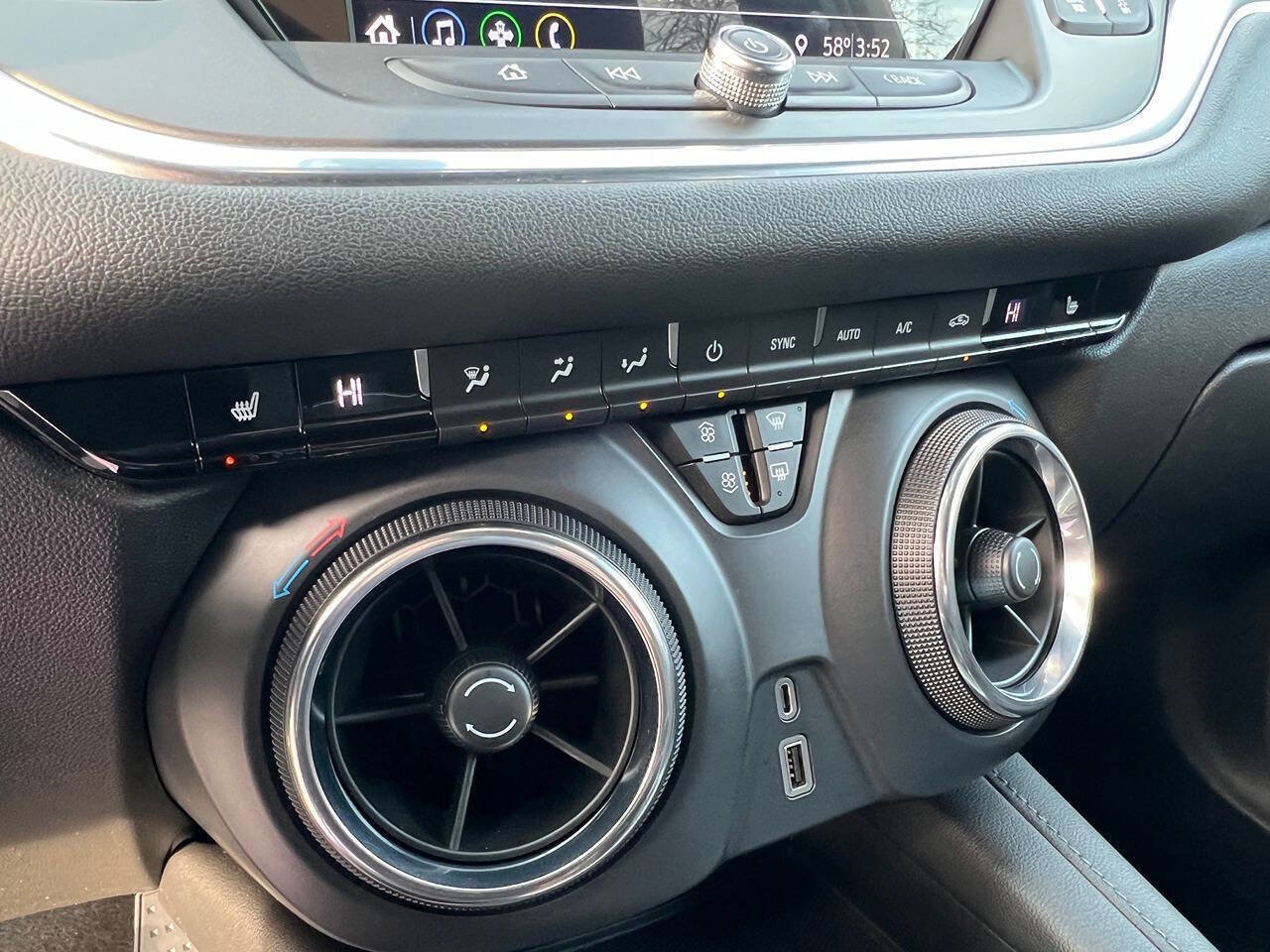 Used 2019 Chevrolet Blazer LT image 27