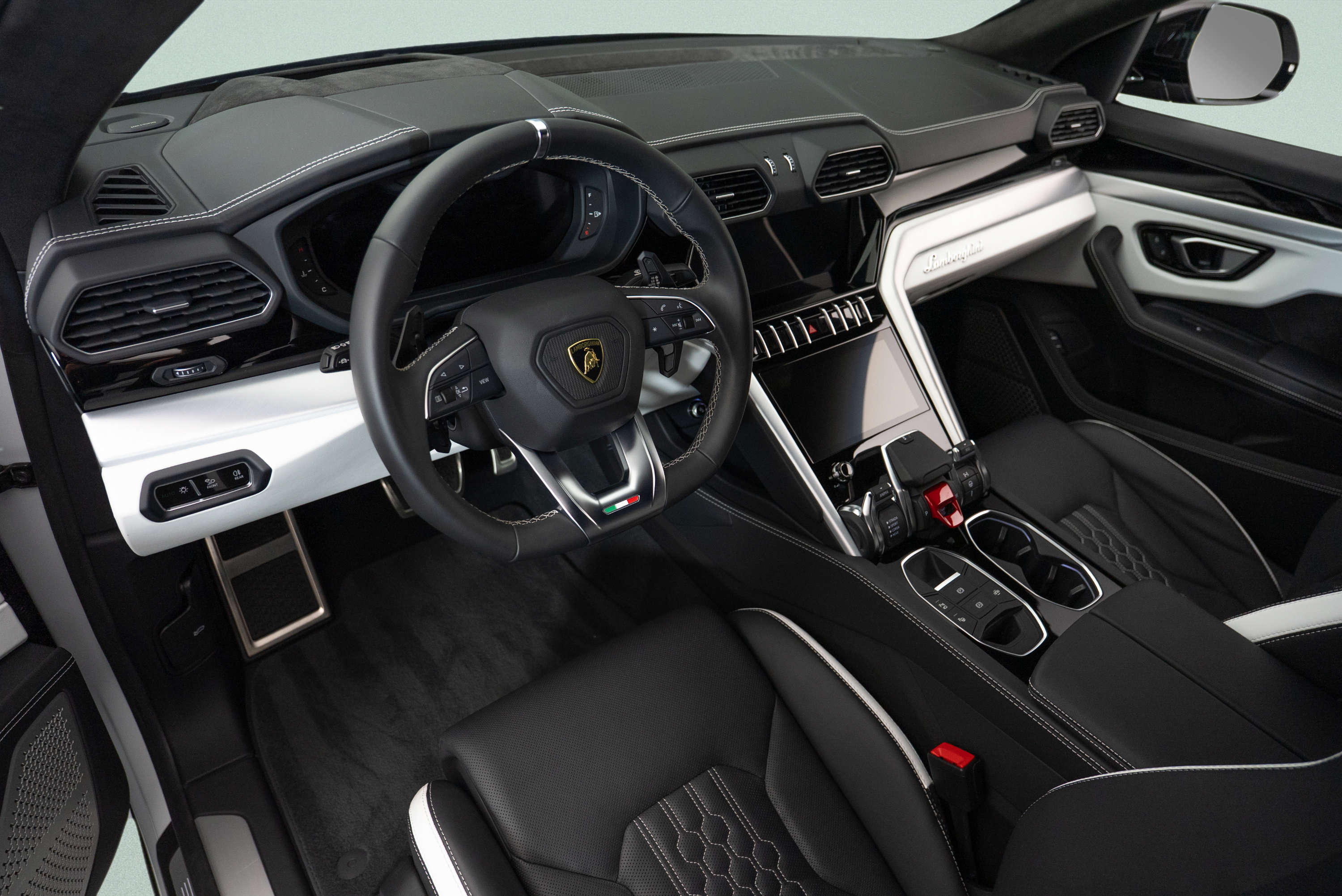 Used 2024 Lamborghini Urus S AWD/4WD image 17