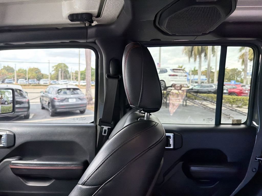Used 2022 Jeep Gladiator Rubicon image 12