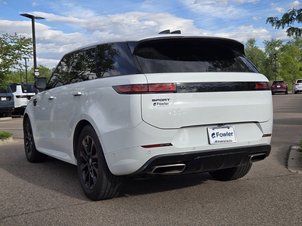 Used 2024 Land Rover Range Rover Sport Dynamic SE AWD/4WD image 3