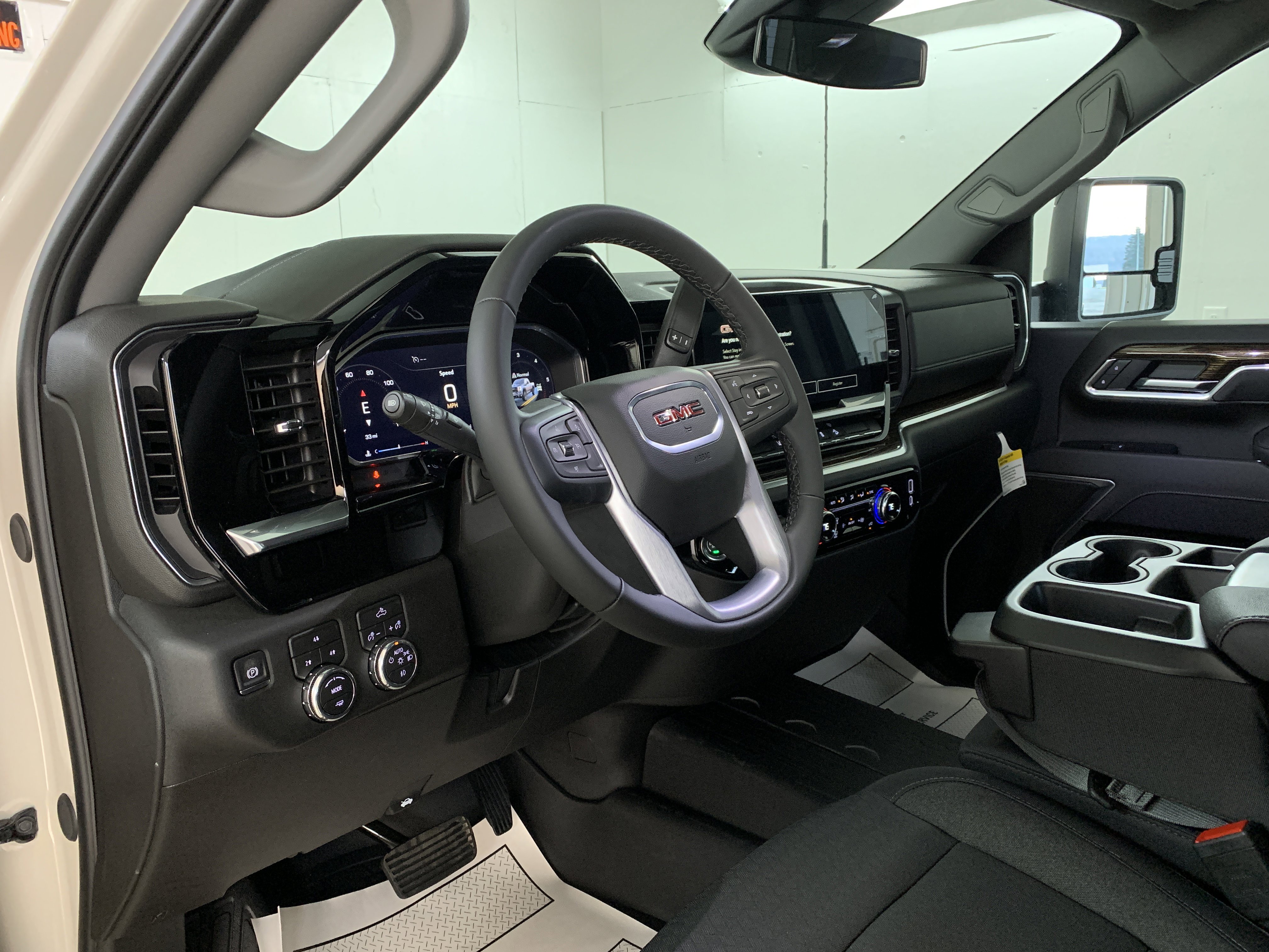 New 2026 GMC Sierra 2500 SLE image 15