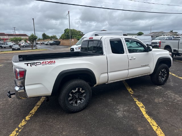 Used 2022 Toyota Tacoma TRD Off-Road AWD/4WD image 5