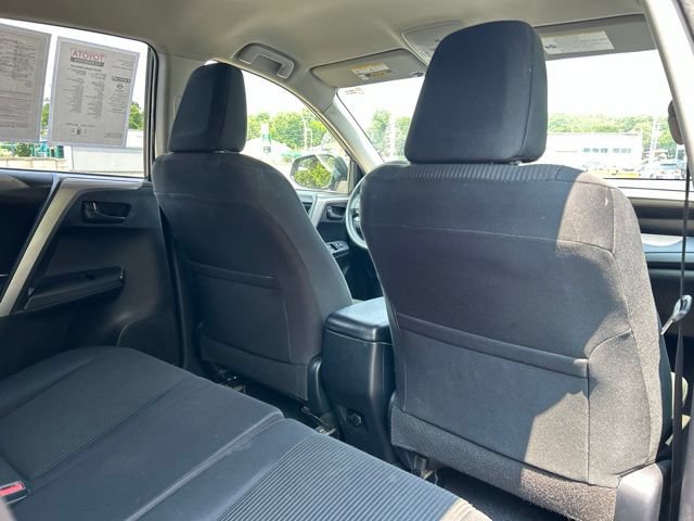 Used 2018 Toyota RAV4 LE w/ All Weather Liner Package AWD/4WD image 36