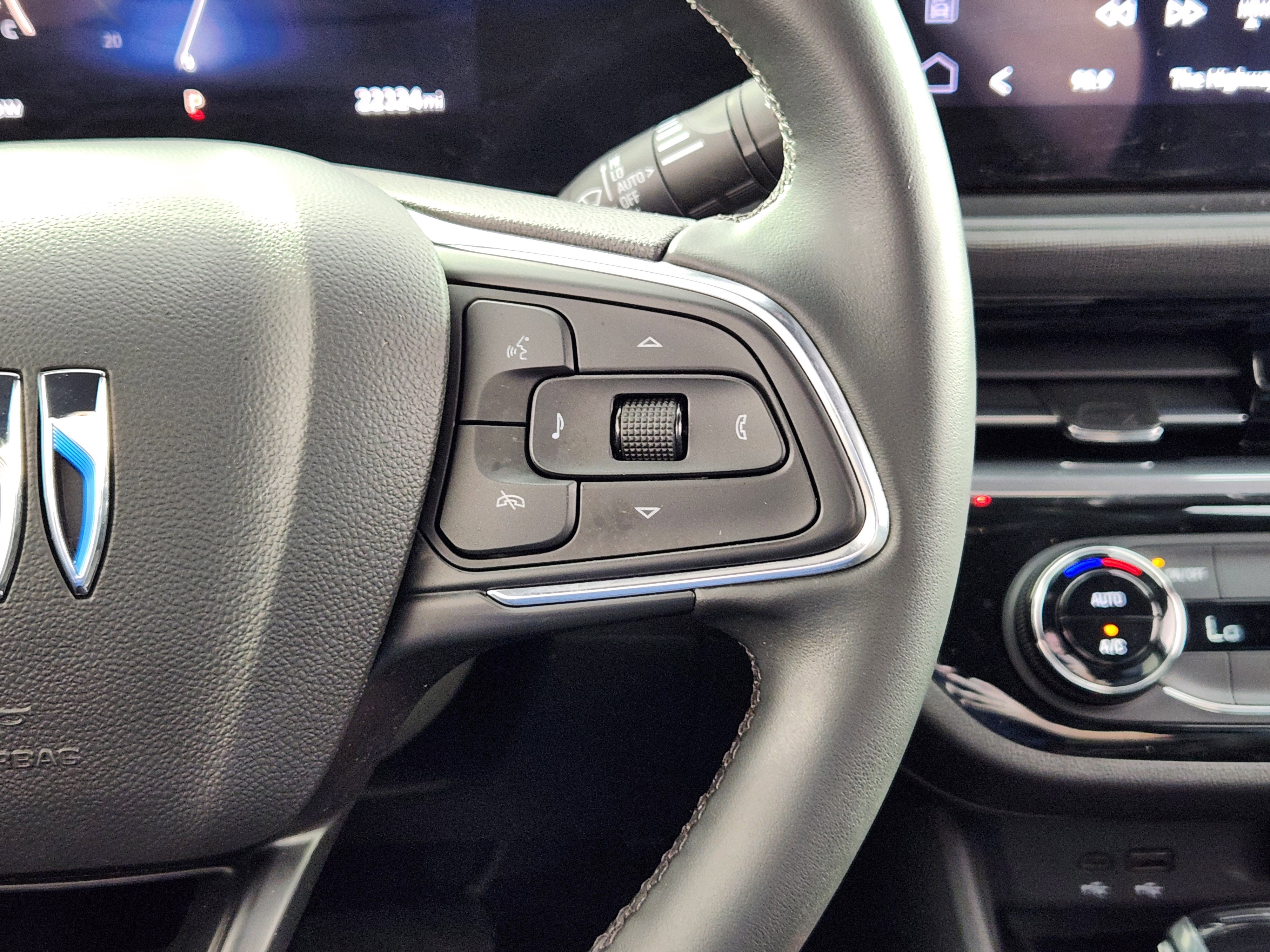 Used 2024 Buick Envista Sport Touring w/ Convenience II Package image 19