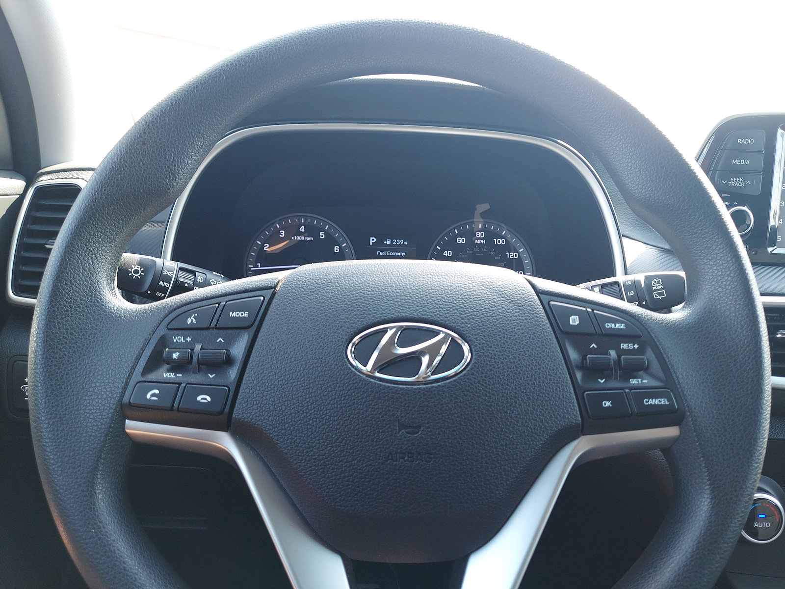 Used 2019 Hyundai Tucson Sport image 18