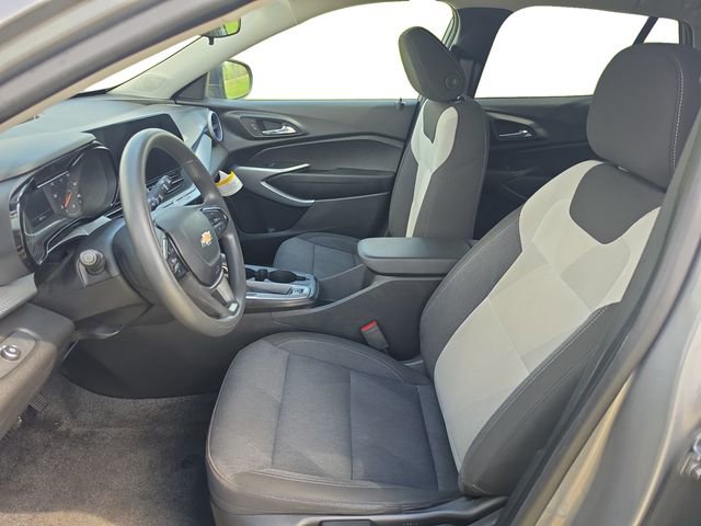 Used 2024 Chevrolet Trax LS w/ Driver Confidence Package image 9