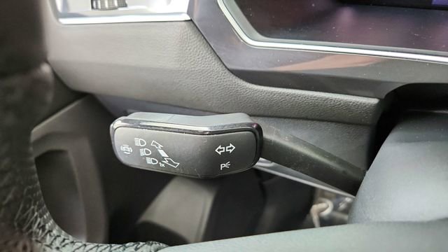 Used 2022 Volkswagen Tiguan SE R-Line image 44