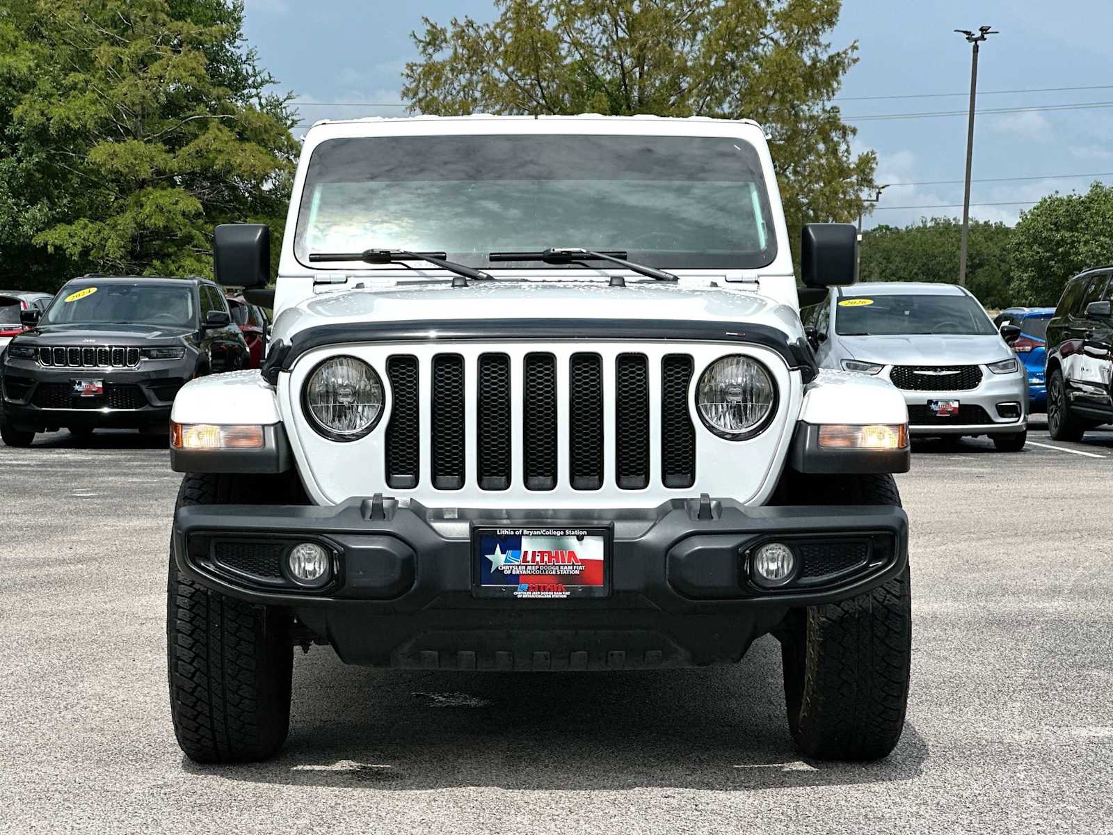 Used 2022 Jeep Wrangler Unlimited Sahara AWD/4WD image 10