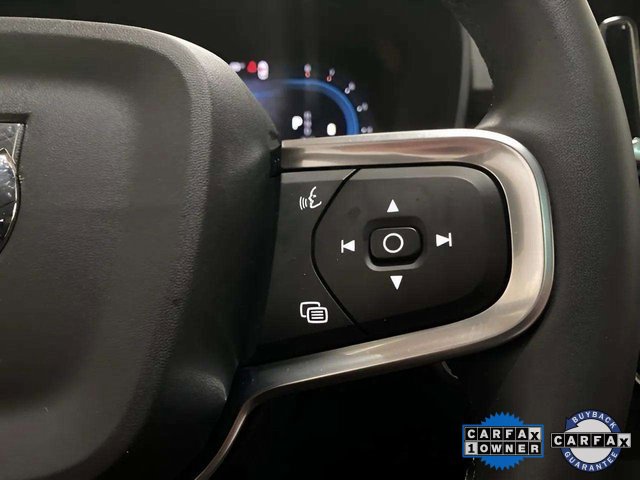 Used 2025 Volvo XC40 B5 Core image 37