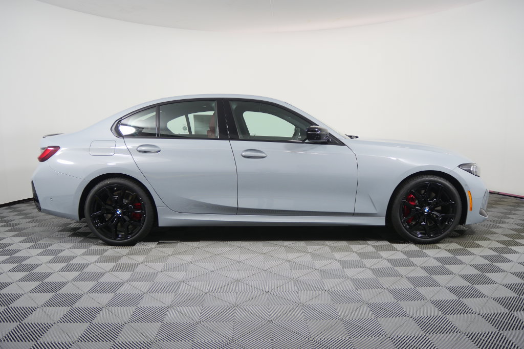 New 2026 BMW 330i Sedan w/ M Sport Package RWD image 3