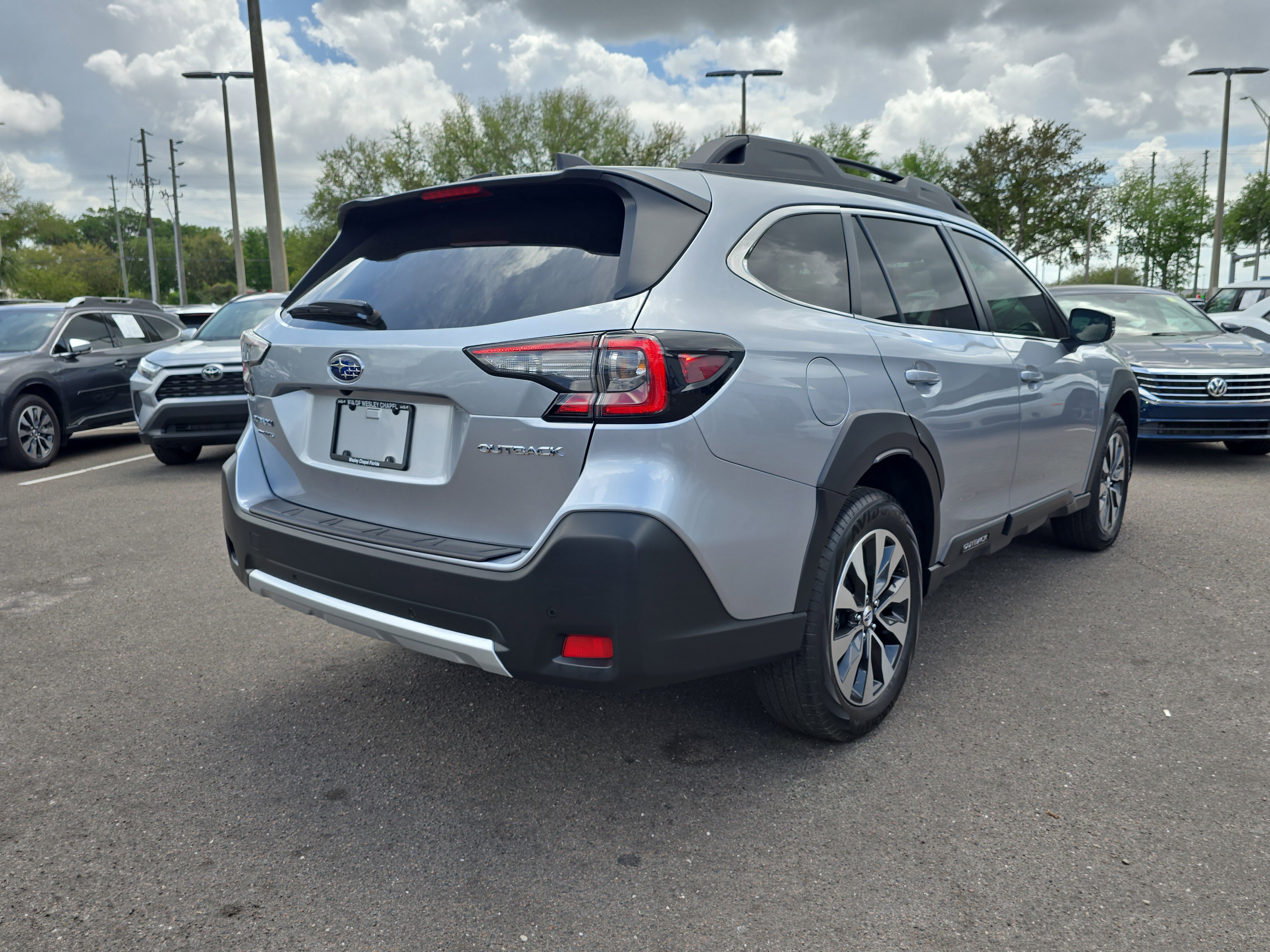 Used 2025 Subaru Outback Limited w/ Tech Package 3 image 8