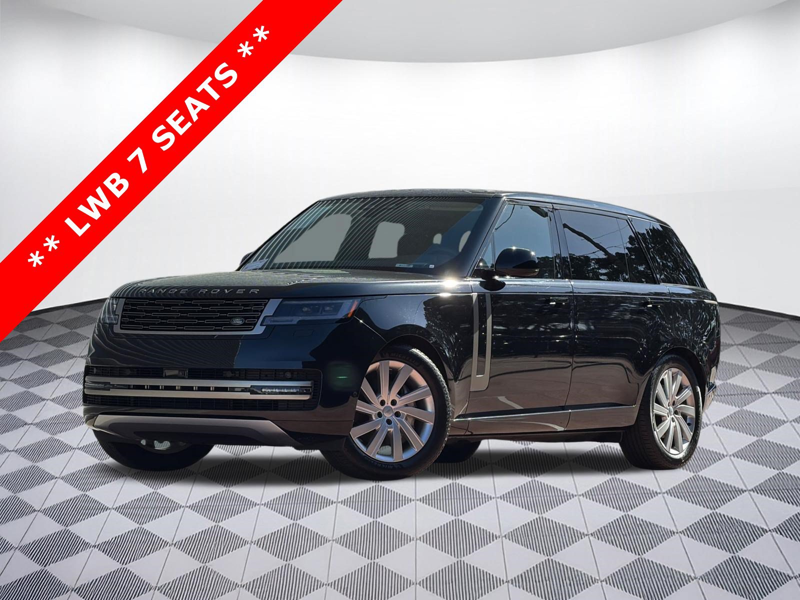Used 2024 Land Rover Range Rover Long Wheelbase SE AWD/4WD image 1