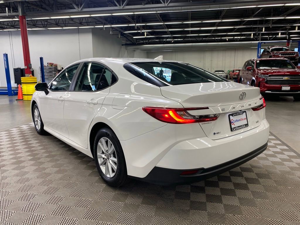 Used 2025 Toyota Camry LE w/ Convenience Package image 8