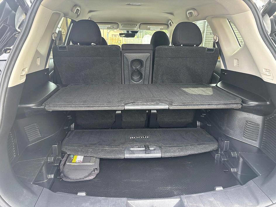 Used 2019 Nissan Rogue SV w/ Premium Package image 20