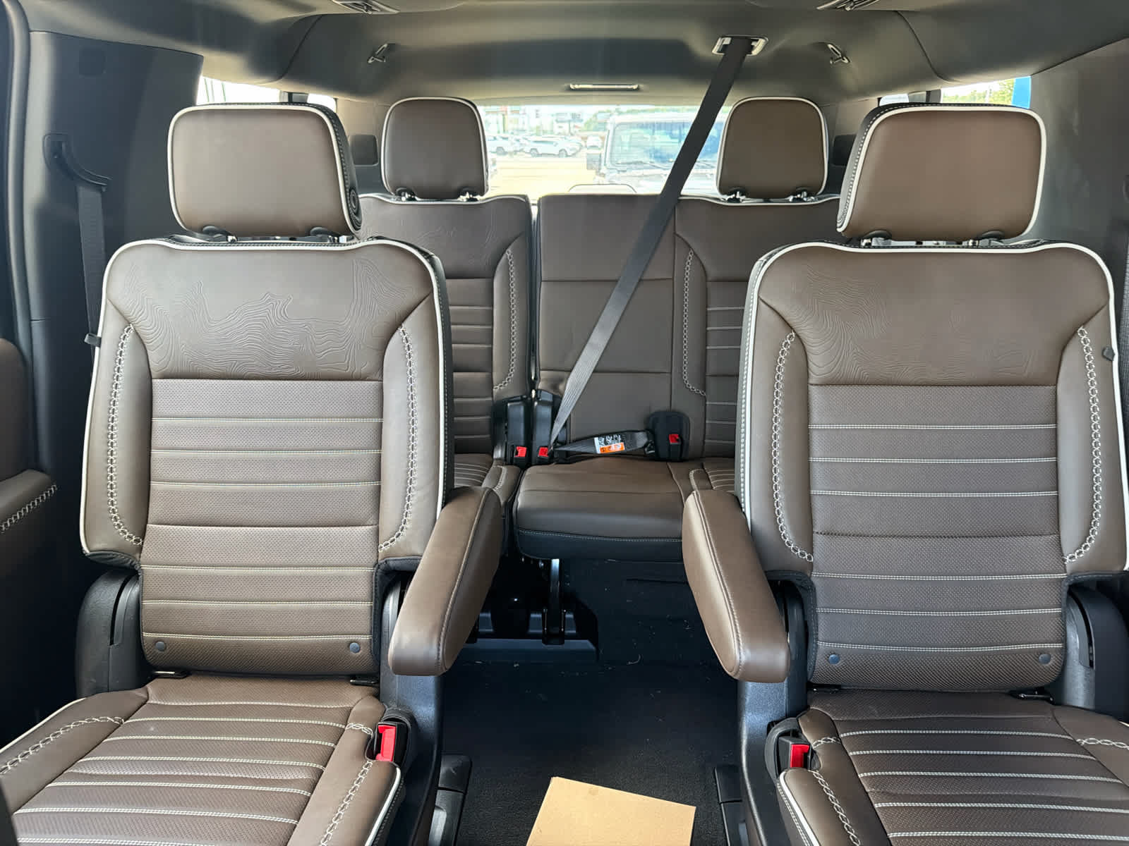 Used 2025 GMC Yukon XL Denali Ultimate AWD/4WD image 25