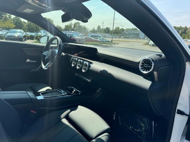 Used 2024 Mercedes-Benz CLA 250 4MATIC image 21