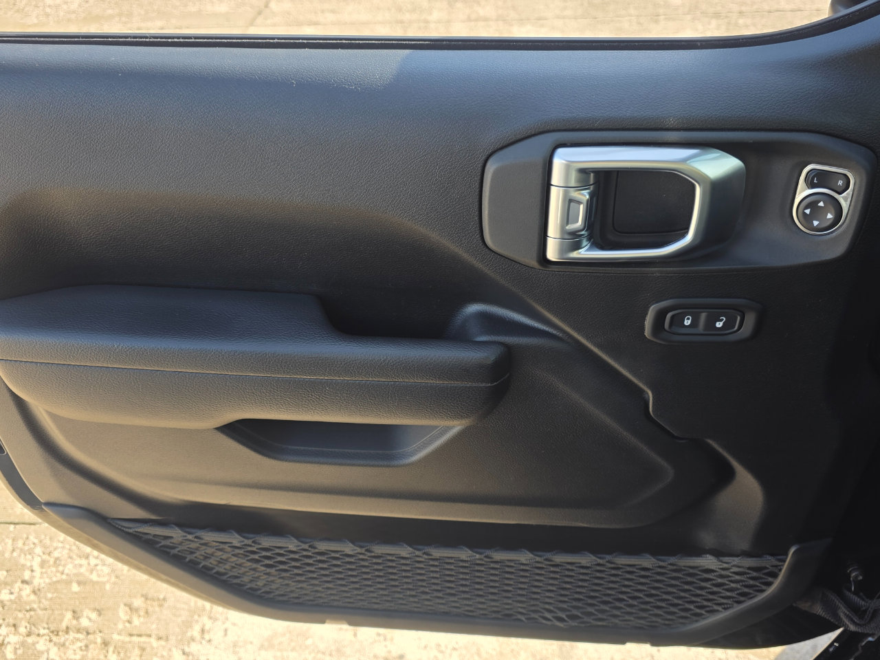 Used 2022 Jeep Wrangler Unlimited Sport image 11