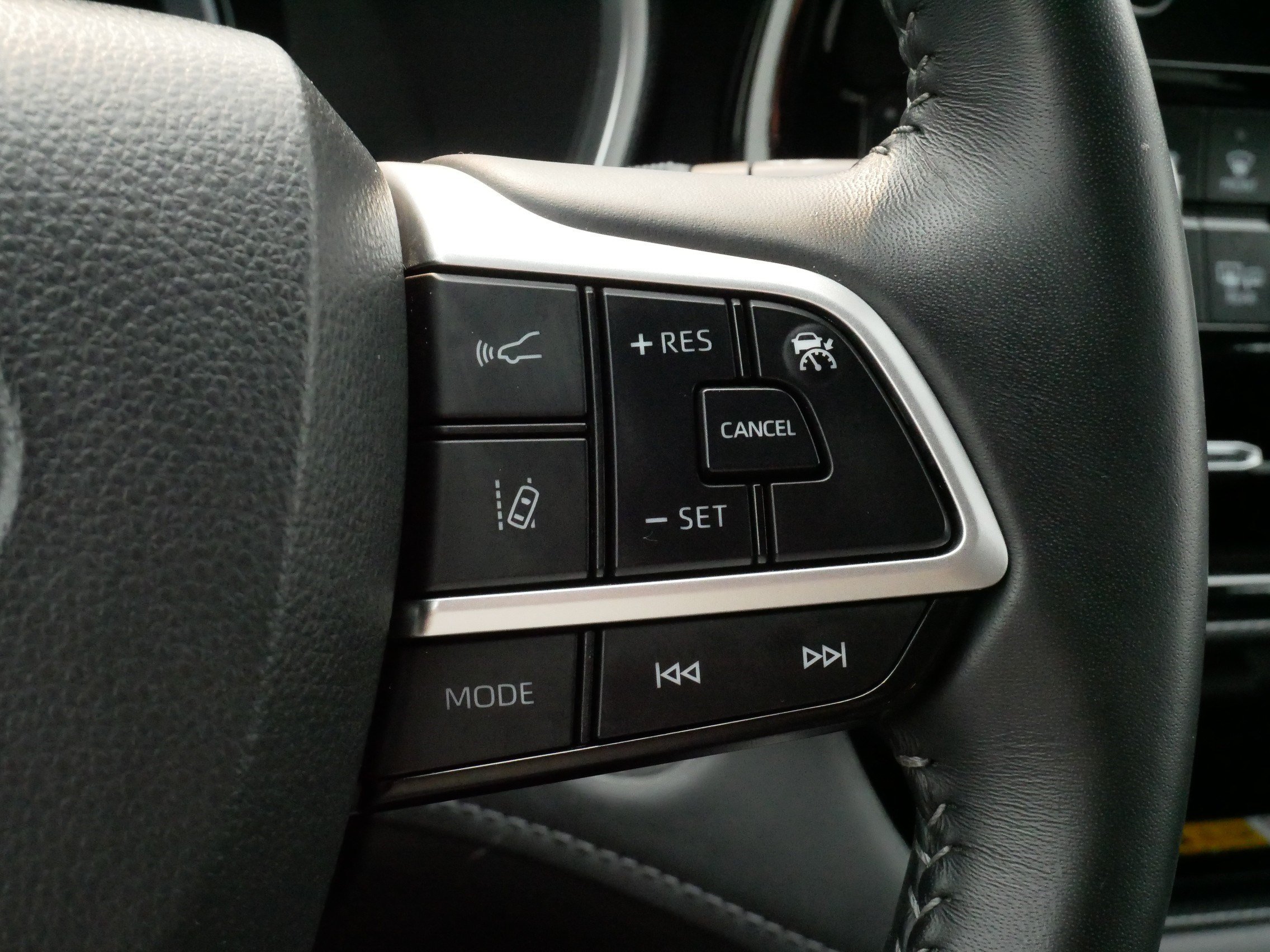 Used 2025 Toyota Highlander XSE AWD/4WD image 26