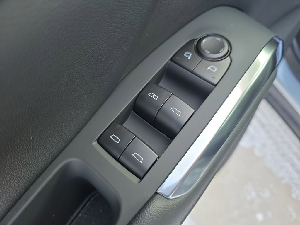 New 2026 Chevrolet Traverse LT w/ LPO, Floor Liner Package image 11