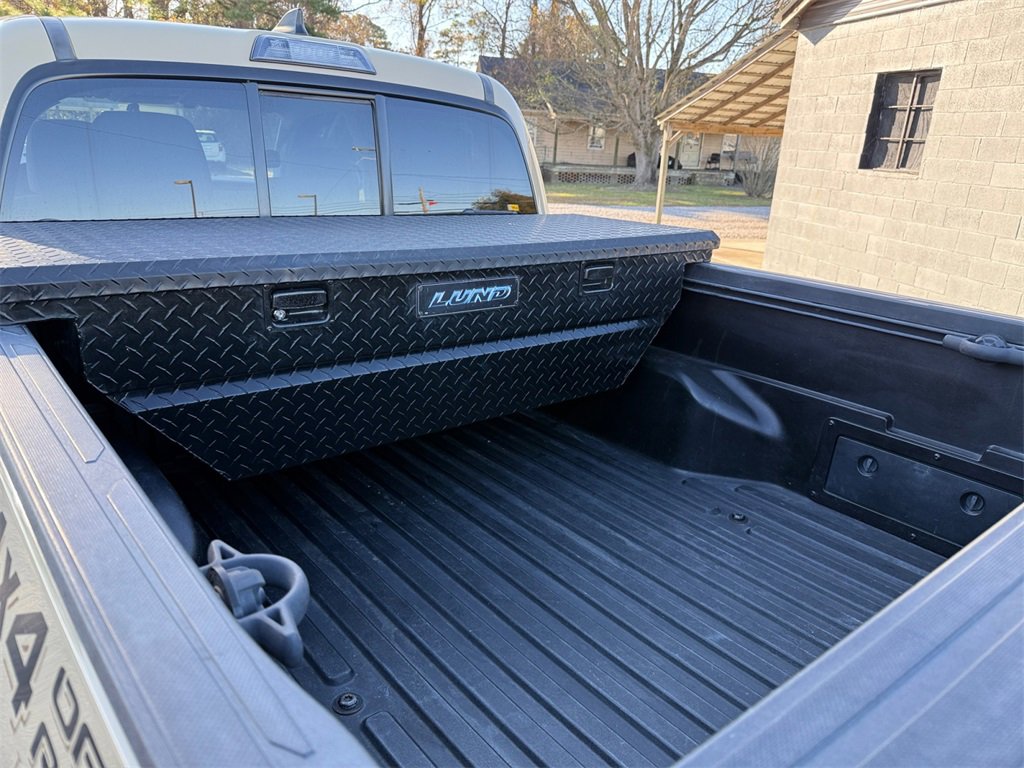 Used 2017 Toyota Tacoma SR5 image 21