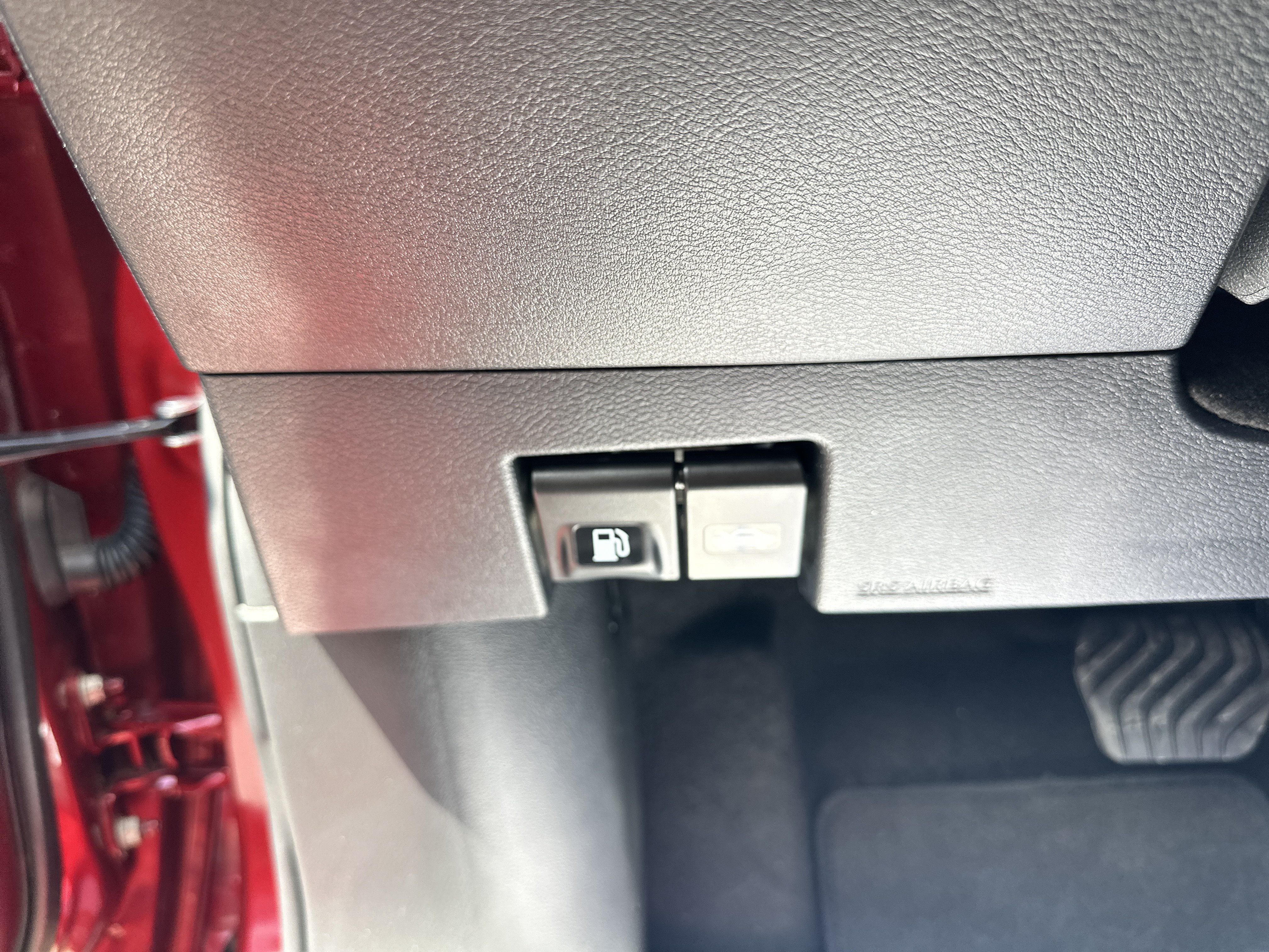 Used 2025 Nissan Versa SR w/ Trunk Package FWD image 10